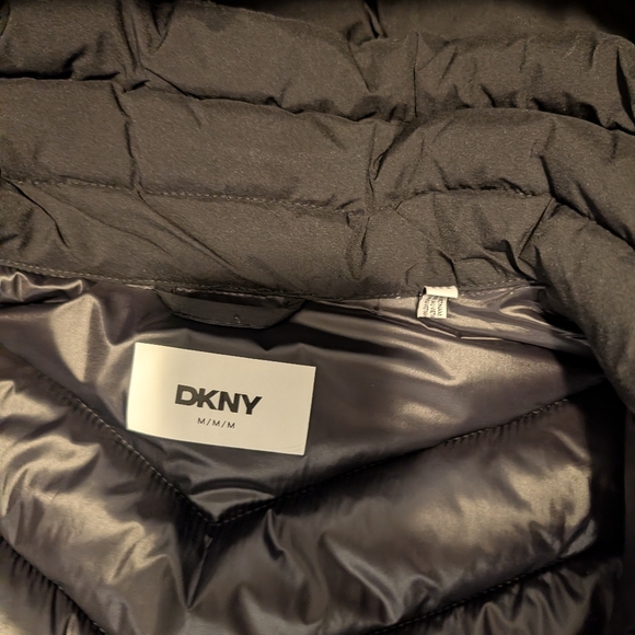 DKNYC Women's Quilted Black Puffer Coat - Picture 9 of 12